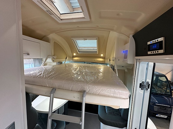 Wingamm Oasi 690 TWIN 140HK AUT Långbädd+taksäng! VINTERVAGN 21 of 24