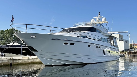Fairline Squadron 68 -2009 2 of 5
