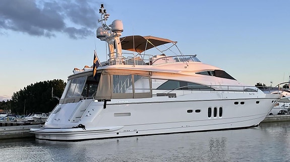 Fairline Squadron 68 -2009 3 of 5