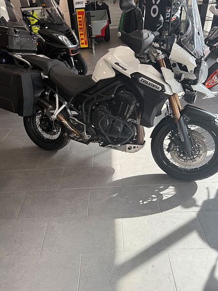 Triumph Tiger Explorer 1200 XC 9 of 14