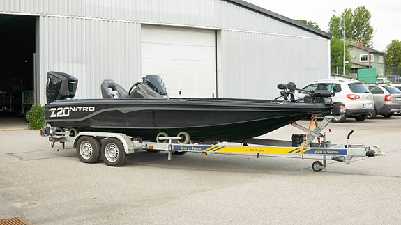 Nitro Z20 med Evinrude 250 HO