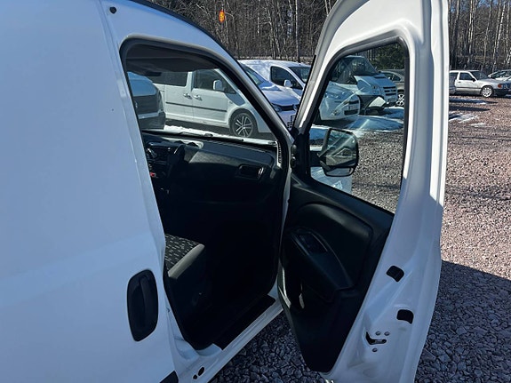 Opel Combo 10 of 17