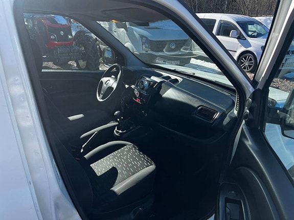 Opel Combo 11 of 17