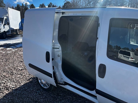 Opel Combo 7 of 17
