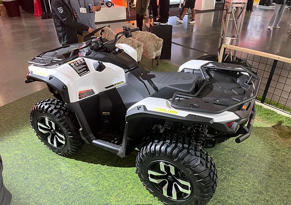 Can-Am Outlander Electric 3 of 4