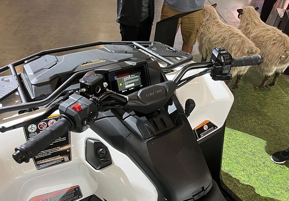 Can-Am Outlander Electric 4 of 4