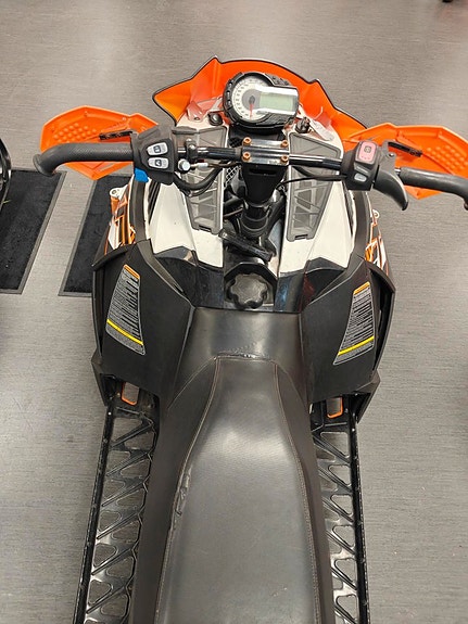 Arctic Cat XF 8000 High Country 3 of 7
