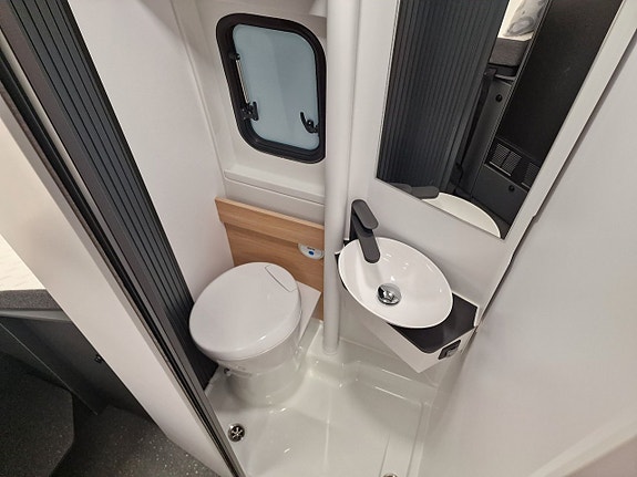 Adria TWIN 640 SLB 60Y (60 Year+Aut 140hk+Adaptiv+TRUMA D6E) 17 of 24