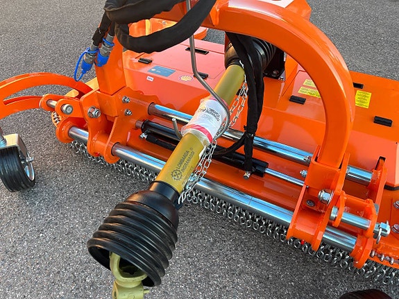 Gräsklippare traktor 1,5m , m/hydr. sidoförsjutning och disk 8 of 12