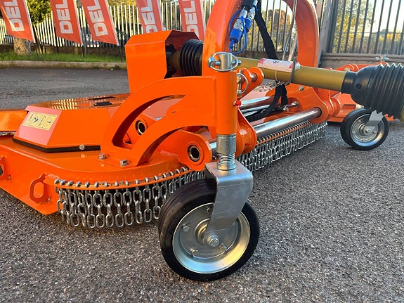 Gräsklippare traktor 1,5m , m/hydr. sidoförsjutning och disk 10 of 12