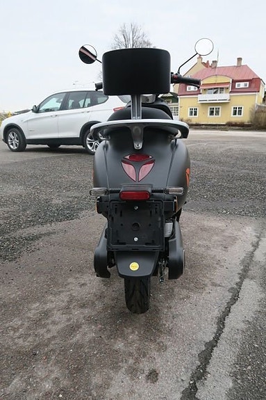 YADEA M6L Elmoped Mattsvart 4 of 5