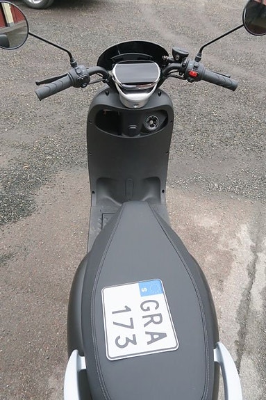 YADEA M6L Elmoped Mattsvart 3 of 5