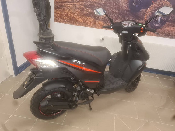 MOTO CR T-REX EFI NU 22900 KR HJÄLM PÅ KÖPET 4 of 4
