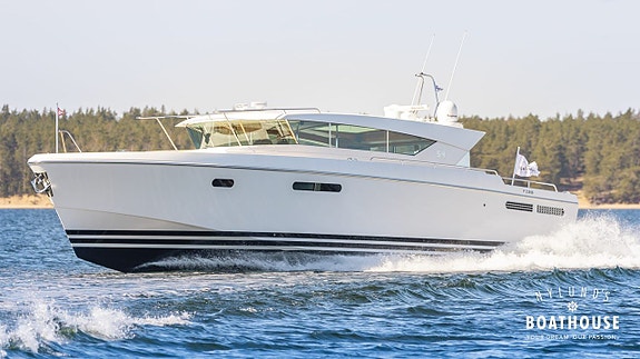 Delta 54 IPS | 3x Volvo Penta IPS600