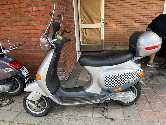 Vespa ET2