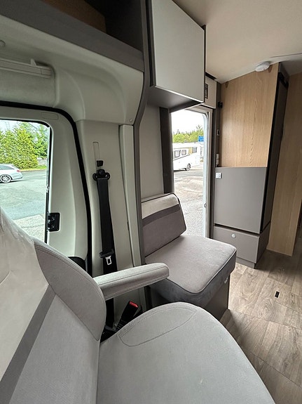 LMC TOURER LIFT H 730 G, 2xAC DROPDOWN, LÅNGBÄDD 6 of 18