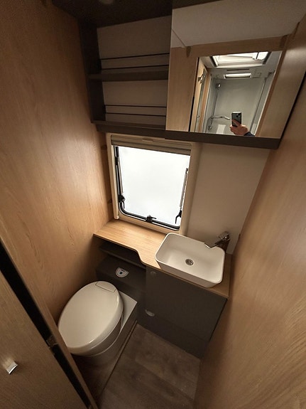 LMC TOURER LIFT H 730 G, 2xAC DROPDOWN, LÅNGBÄDD 12 of 18