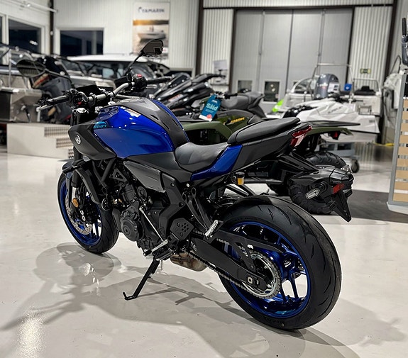 Yamaha MT-07 4 of 10