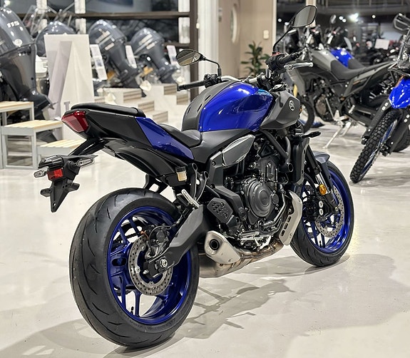 Yamaha MT-07 3 of 10