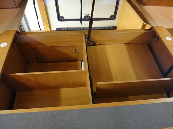 Bürstner Nexxo T 687 "Queensbed " Hög lastvikt " Endast 2 äg 14 of 20