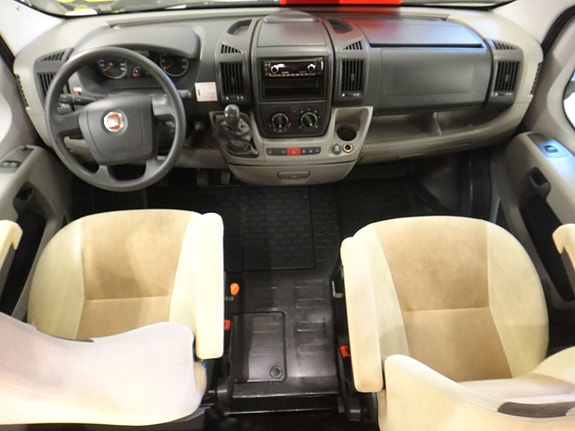 Bürstner Nexxo T 687 "Queensbed " Hög lastvikt " Endast 2 äg 12 of 20