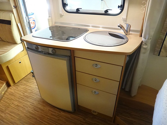 Bürstner Nexxo T 687 "Queensbed " Hög lastvikt " Endast 2 äg 7 of 20