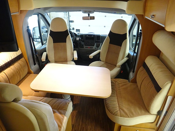 Bürstner Nexxo T 687 "Queensbed " Hög lastvikt " Endast 2 äg 11 of 20