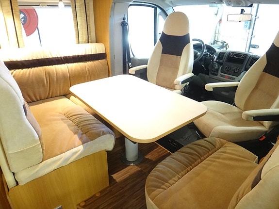 Bürstner Nexxo T 687 "Queensbed " Hög lastvikt " Endast 2 äg 2 of 20