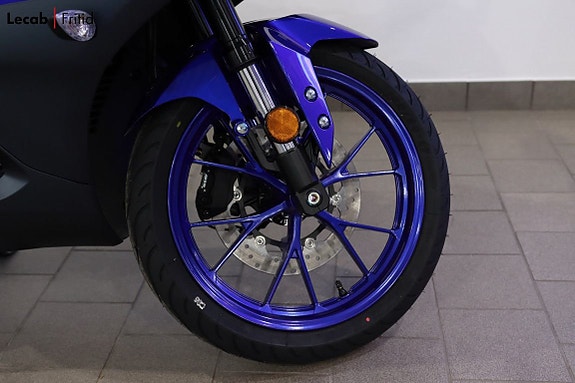 Yamaha R125 4 of 10