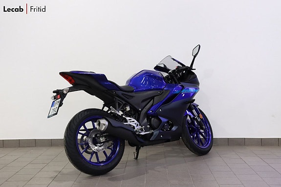 Yamaha R125 3 of 10