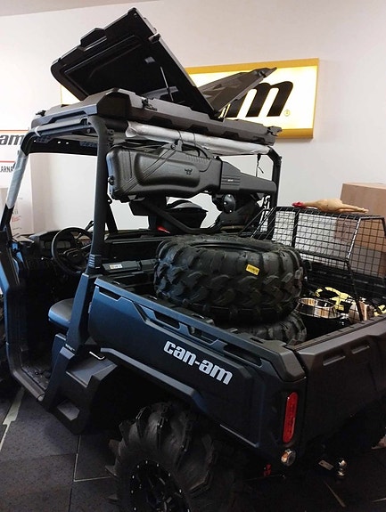BRP Can-Am Traxter V-TWIN 1000cc + Hytt Cabin 0 :- 7 of 13