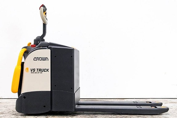 Crown WT 3040 E, smidig & stryktålig låglyftare 9 of 11