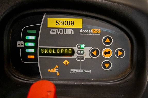 Crown WT 3040 E, smidig & stryktålig låglyftare 10 of 11