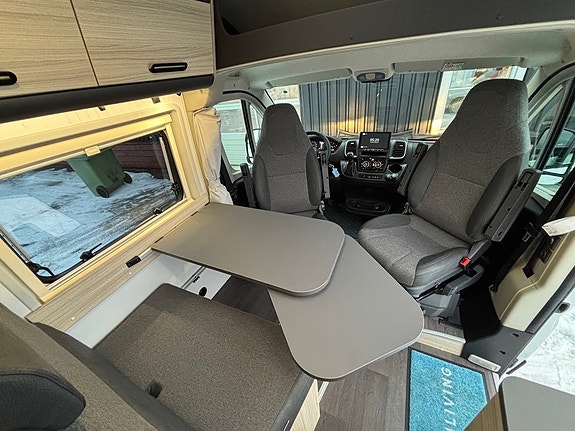 Adria Sun Living V 65 SL *Automat* *Långbädd* 5 of 11