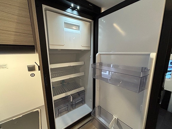 Adria Sun Living V 65 SL *Automat* *Långbädd* 8 of 11