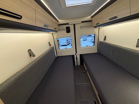 Adria Sun Living V 65 SL *Automat* *Långbädd* 7 of 11