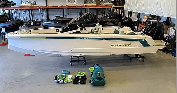 Axopar 22 Spyder Revolve 2022 – Fullutrustad, nyskick, 90h!