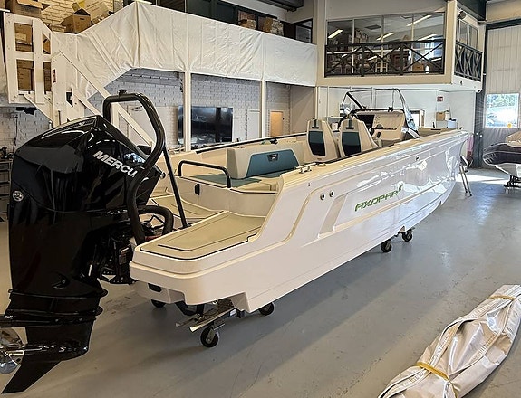 Axopar 22 Spyder Revolve 2022, mkt välutrustad, leveransklar 4 of 12