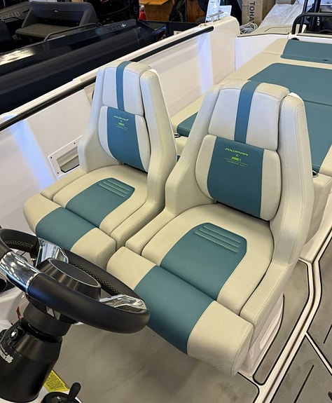Axopar 22 Spyder Revolve 2022, mkt välutrustad, leveransklar 7 of 12