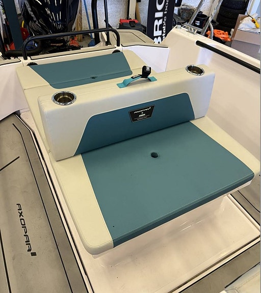 Axopar 22 Spyder Revolve 2022, mkt välutrustad, leveransklar 10 of 12