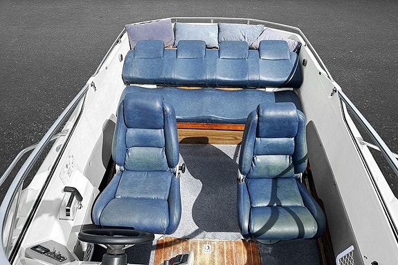 Scand 7100 Dynamic Daycruiser + VOLVO PENTA V8 271hk Duoprop 6 of 12