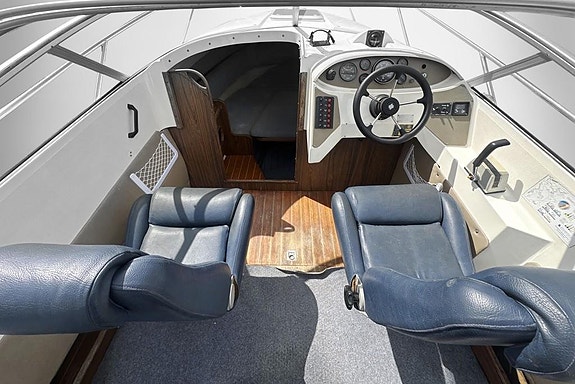 Scand 7100 Dynamic Daycruiser + VOLVO PENTA V8 271hk Duoprop 5 of 12