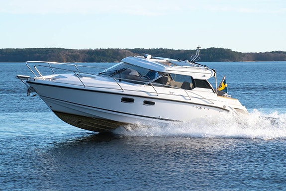 AQUADOR 28 HT | På väg in | 6995/m