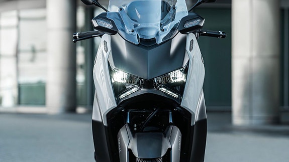 Yamaha X-MAX 300 Tech MAX Kampanjpris spara 8.000kr 4 of 5