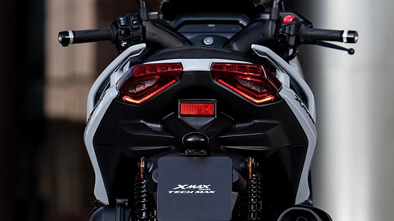 Yamaha X-MAX 300 Tech MAX Kampanjpris spara 8.000kr 5 of 5