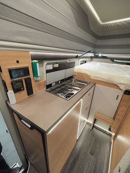 Knaus Tourer CUV Cuvision 500 MQ Mässerbjudande I AUT I 150hk I Pop-Up I 6m 16 of 19