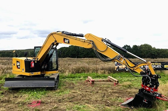 CAT 310  Next generation bandstyrning som std 4 of 4