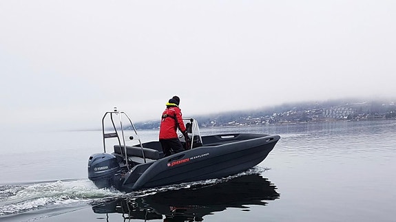 Pioner 16 Explorer  SE med smal styrpulpet - Yamaha F60 FETL