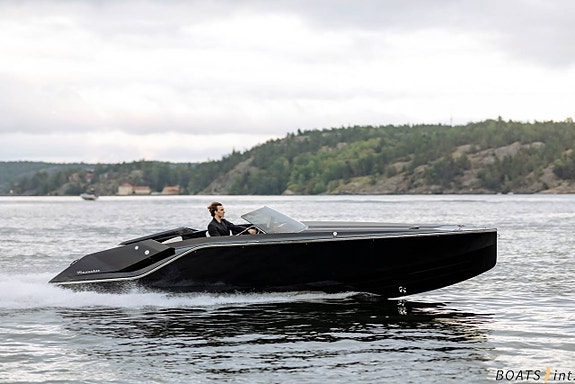Frauscher 747 Mirage (2016) 2 of 12