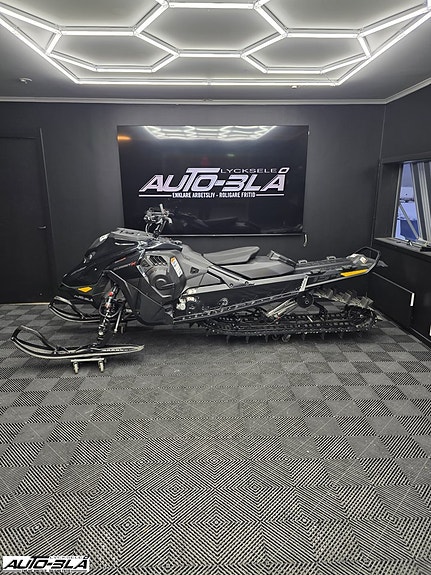 Ski-Doo Summit Expert 850 E-TEC Turbo R 154 *Momsad 3 of 5